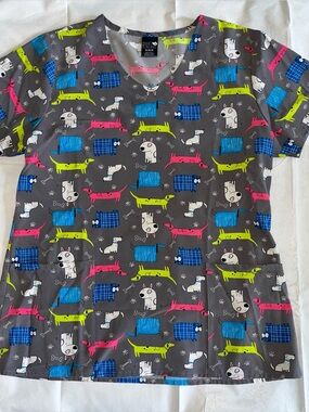 Woman’s Scrub Top M